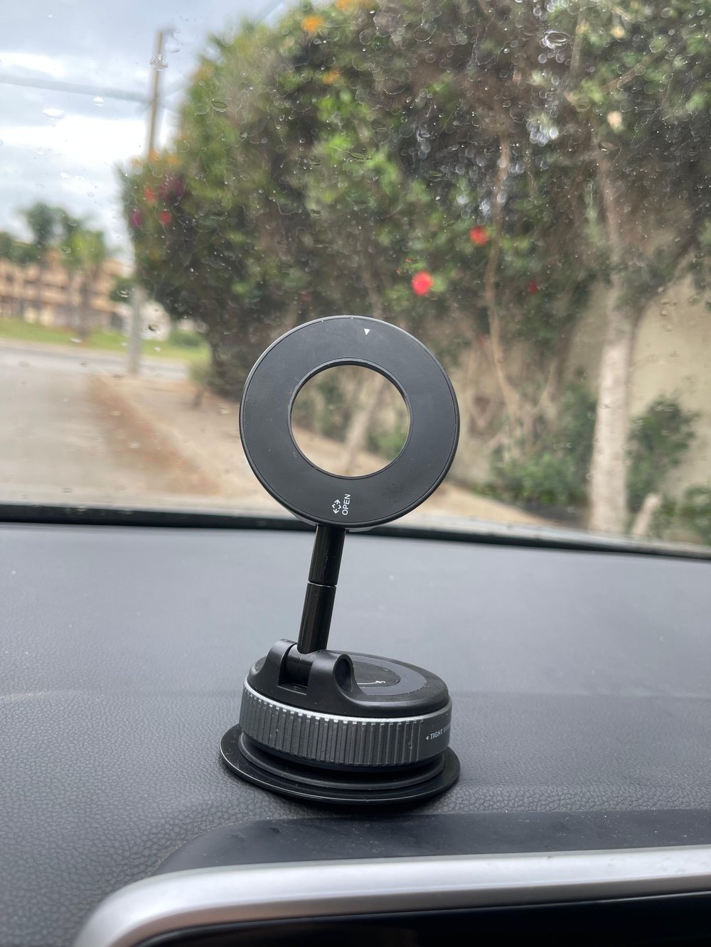صورة حقيقية فوق الطابلو