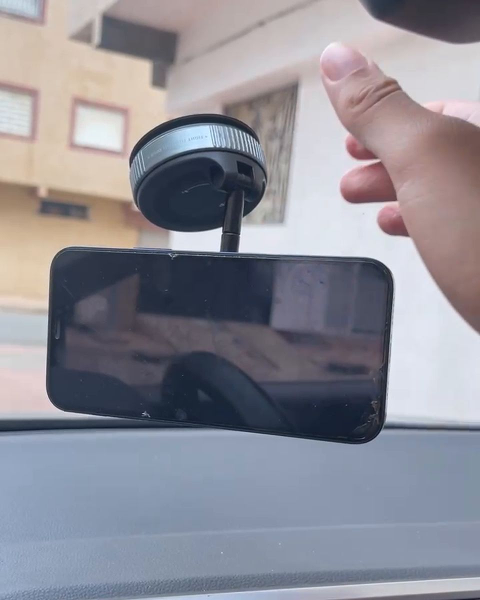 التيليفون بالعرض